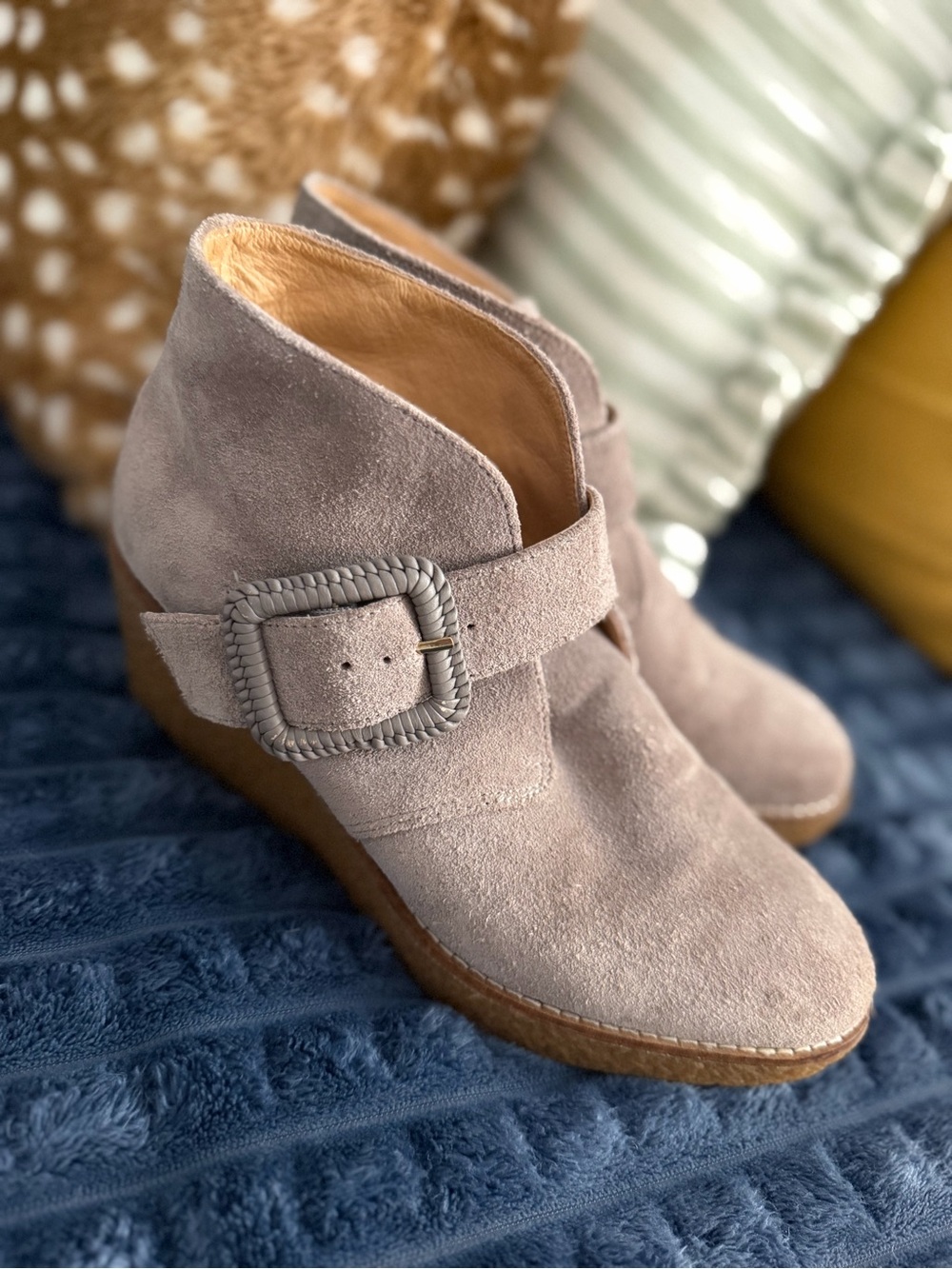 Jack Rogers Suede Ankle Izzie Wedge Boot with Buckle - Taupe size 7.5